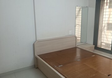 Room in 2 BHK Apartment at Zaveri RBI Shanti CHS, Kandivali West – for Rent
