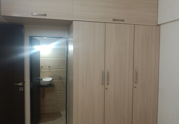 Room in 2 BHK Apartment at Zaveri RBI Shanti CHS, Kandivali West – for Rent