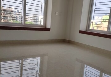 Room in 2 BHK Apartment at Kristi Villa, Chinar Park – for Sale