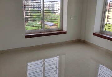 Room in 2 BHK Apartment at Kristi Villa, Chinar Park – for Sale