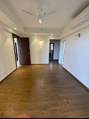 Room in 2 BHK Apartment at Paras Irene, Sector 70a – for Rent