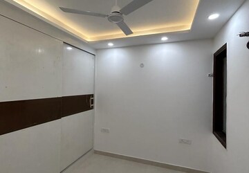 Room in 3 BHK Builder Floor at Malviya Nagar – for Rent