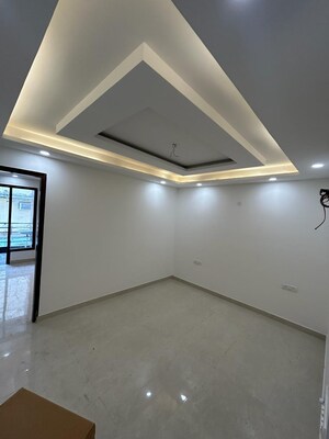 Room in 3 BHK Builder Floor at Malviya Nagar – for Rent