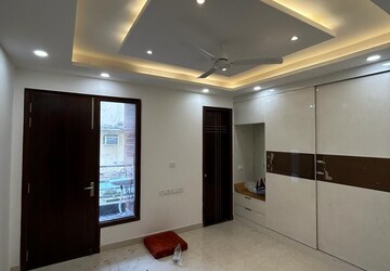 Room in 3 BHK Builder Floor at Malviya Nagar – for Rent