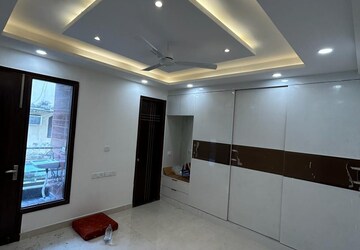 Room in 3 BHK Builder Floor at Malviya Nagar – for Rent
