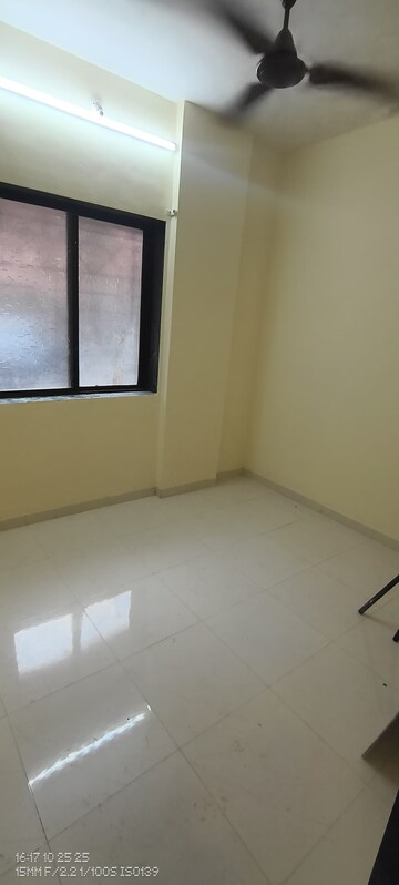 Room in 2 BHK Apartment at Yashraj Park CHS, Kasarvadavali – for Rent