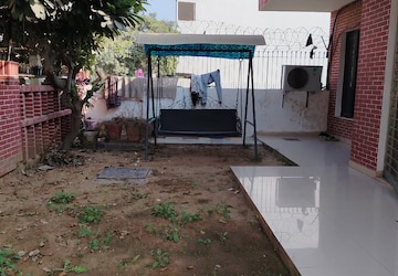 Balcony in 2 BHK Builder Floor at Sushant Lok 3, Sector 57 – for Rent