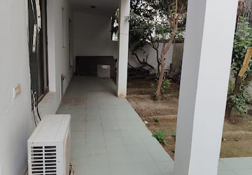 Building Lobby in 2 BHK Builder Floor at Sushant Lok 3, Sector 57 – for Rent