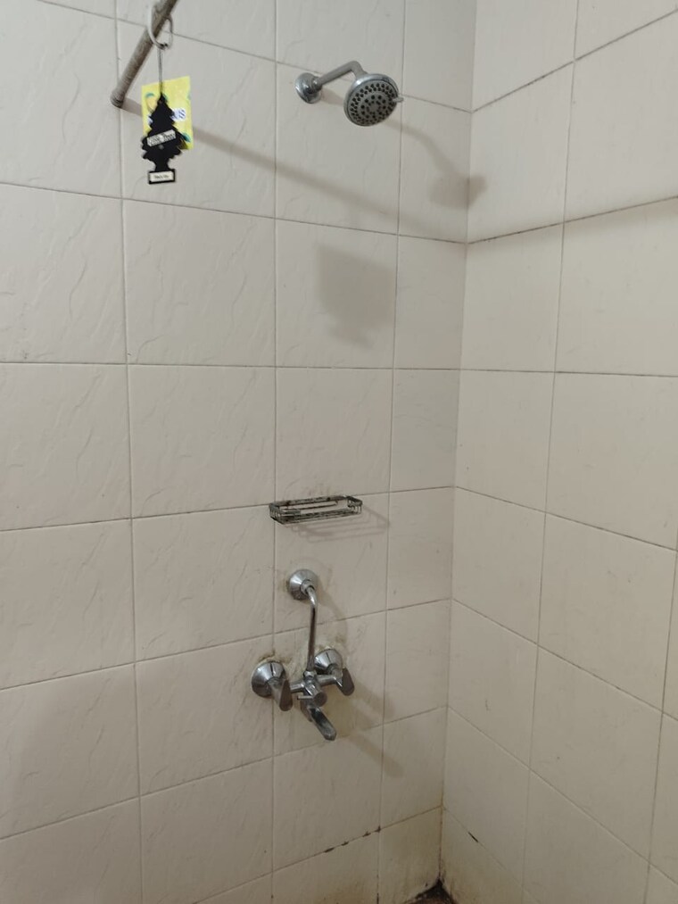 Bathroom, sushant-lok-3 2 Bedroom 2200 Sq.Ft. Builder Floor In Sector 57 Gurgaon 9346697