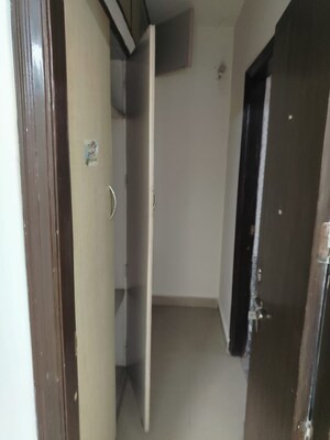 Building Lobby in 2 BHK Builder Floor at Sushant Lok 3, Sector 57 – for Rent