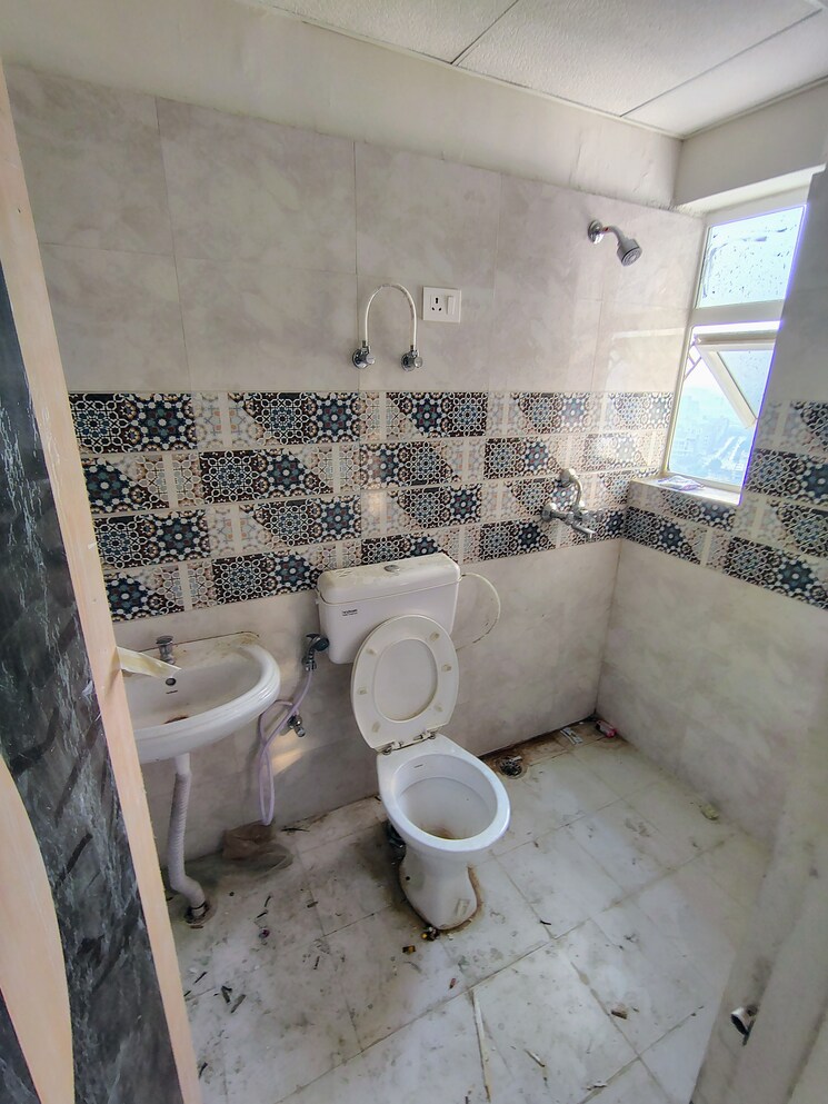 Bathroom, signature-global-golf-greens 3 Bedroom 732 Sq.Ft. Apartment In Sector 79 Gurgaon 9346709