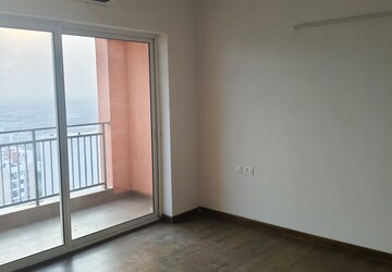 Room in 3 BHK Apartment at Shapoorji Pallonji Joyville Gurgaon, Sector 102 – for Rent