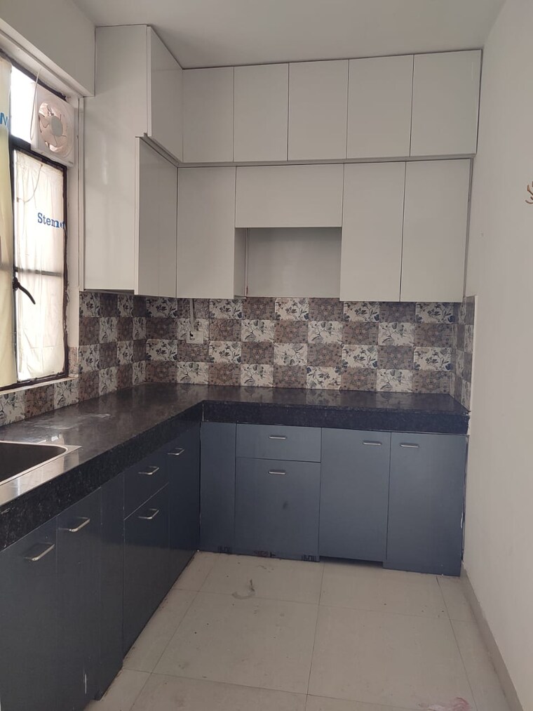 Kitchen, rof-aalayas 3 Bedroom 960 Sq.Ft. Apartment In Sector 102 Gurgaon 9346761