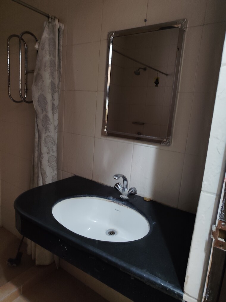 Bathroom, hong-kong-bazaar 2 Bedroom 2200 Sq.Ft. Apartment In Sector 57 Gurgaon 9346769