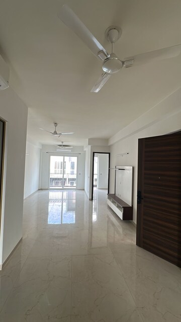 Building Lobby in 3 BHK Apartment at Smart World Orchard, Sector 61 – for Rent