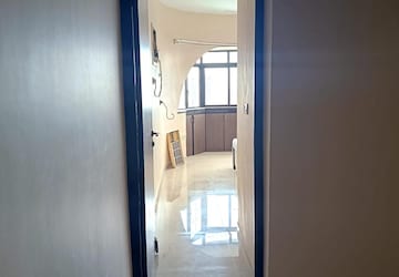 Room in 3.5 BHK Apartment at Goregaon East – for Sale