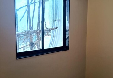 Room in 3.5 BHK Apartment at Goregaon East – for Sale