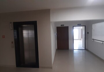 Room in 2 BHK Apartment at Shapoorji Pallonji Joyville Phase 2, Sector 102 – for Rent