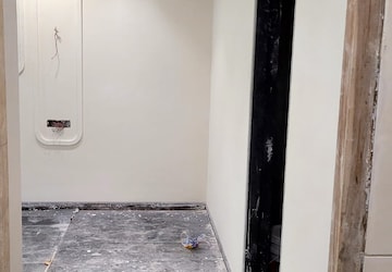 Room in 3 BHK Apartment at Sion – for Sale