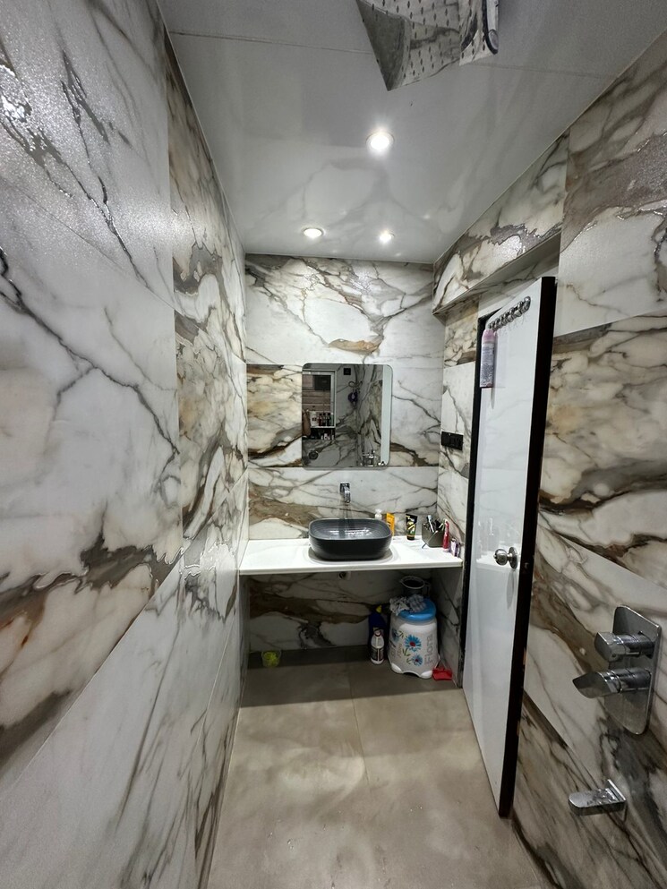 Bathroom, benzer-tower 2 Bedroom 800 Sq.Ft. Apartment In Kandivali East Mumbai 9346803