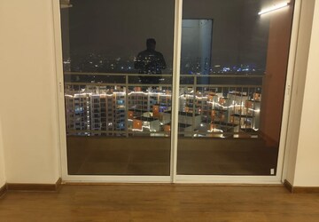 Room in 2 BHK Apartment at Shapoorji Pallonji Joyville Gurgaon, Sector 102 – for Rent