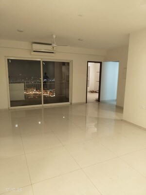 Room in 2 BHK Apartment at Shapoorji Pallonji Joyville Gurgaon, Sector 102 – for Rent