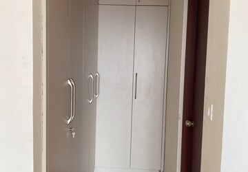 Furnished Amenities in 3 BHK Apartment at M3M Marina, Sector 68 – for Rent