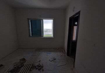 Room in 3 BHK Apartment at Aparna Sarovar Zicon, Nallagandla – for Sale