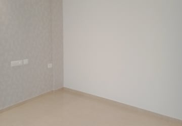 Master Bedroom in 2 BHK Apartment at Hiranandani Highland, Powai – for Sale
