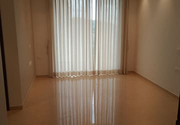 Room in 2 BHK Apartment at Hiranandani Highland, Powai – for Sale