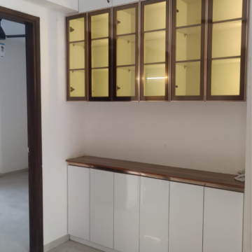 Room in 2.5 BHK Apartment at Smart World Gems, Sector 89 – for Rent