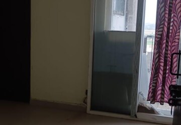 Room in 2 BHK Apartment at Apex Our Homes, Sector 37c – for Sale