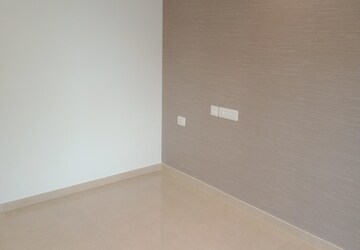 Room in 2 BHK Apartment at Hiranandani Highland, Powai – for Rent