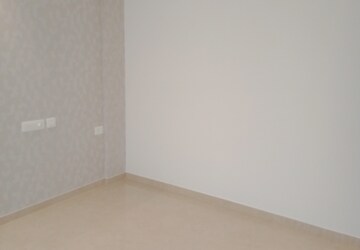 Room in 2 BHK Apartment at Hiranandani Highland, Powai – for Rent