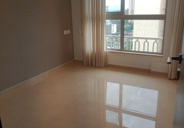 Room in 2 BHK Apartment at Hiranandani Highland, Powai – for Rent
