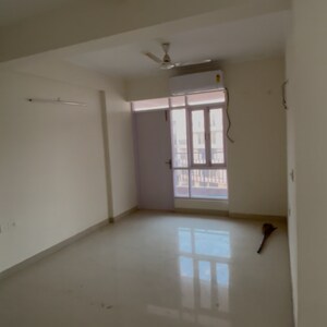 Room in 4 BHK Penthouse at Pareena Express Heights, Sector 99 – for Rent