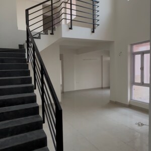 4 BHK Penthouse For Rent in Pareena Express Heights, Sector 99
