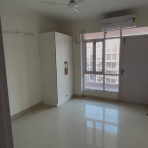 Room in 4 BHK Penthouse at Pareena Express Heights, Sector 99 – for Rent