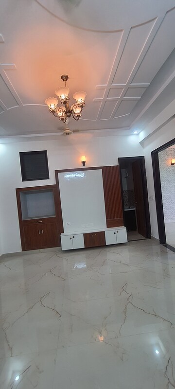 Furnished Amenities in 2.5 BHK Independent House at Sector 7 – for Rent