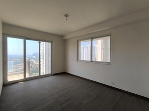 Room in 4 BHK Apartment at Conscient Heritage Max, Sector 102 – for Rent