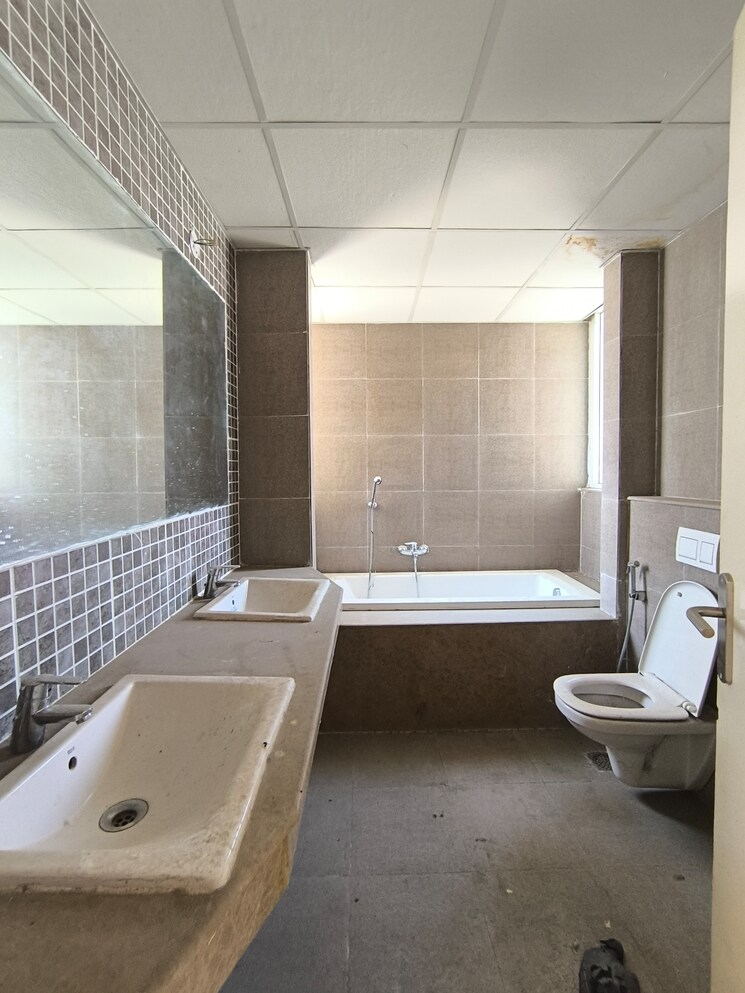 Bathroom, conscient-heritage-max 4 Bedroom 2775 Sq.Ft. Apartment In Sector 102 Gurgaon 9346918
