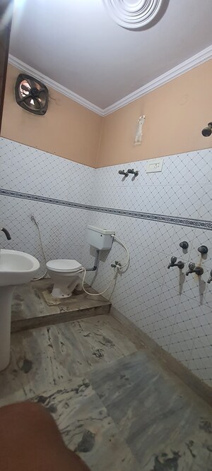 Bathroom in 1.5 BHK Independent House at Sector 7 – for Rent