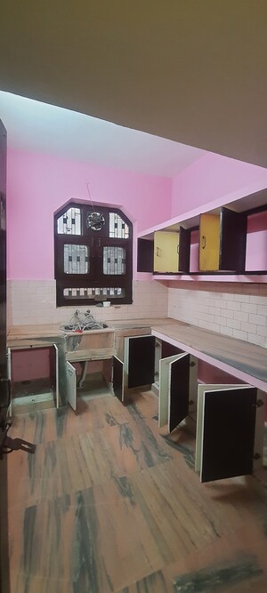 Furnished Amenities in 1.5 BHK Independent House at Sector 7 – for Rent