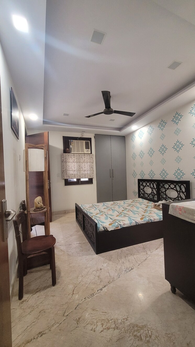 Bedroom, vivek vihar phase 1 3 Bedroom 1400 Sq.Ft. Builder Floor In Vivek Vihar Phase 1 Delhi 9346939