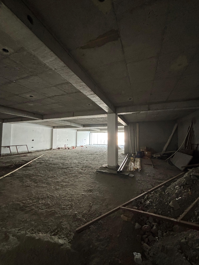  Parking, sultanpur Commercial Office Space 4500 Sq.Ft. In Sultanpur Delhi 9346943