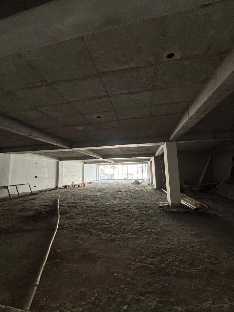  Parking, sultanpur Commercial Office Space 4500 Sq.Ft. In Sultanpur Delhi 9346943