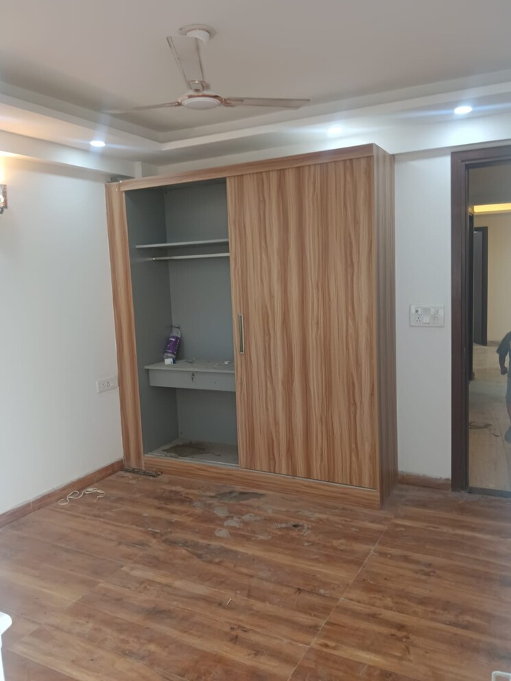 Room, malviya nagar 4 Bedroom 1400 Sq.Yd. Builder Floor In Malviya Nagar Delhi 9346956