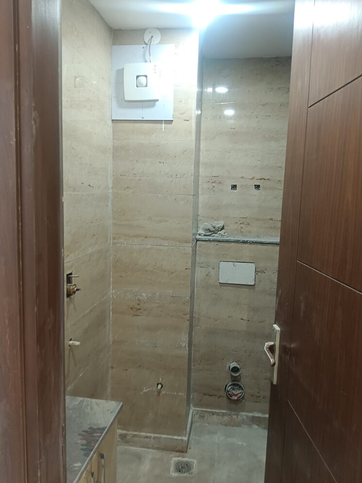 Bathroom, malviya nagar 4 Bedroom 1400 Sq.Yd. Builder Floor In Malviya Nagar Delhi 9346956