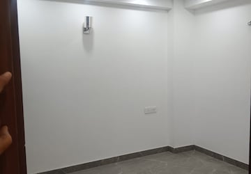 Room in 4 BHK Builder Floor at Malviya Nagar – for Sale