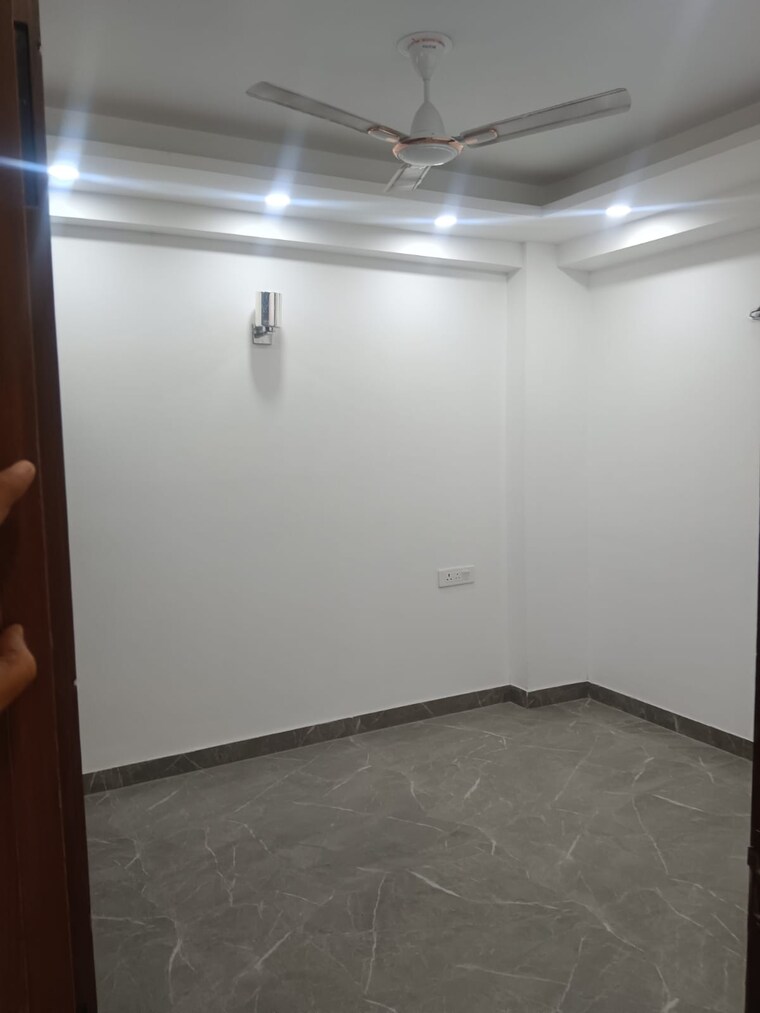 Room, malviya nagar 4 Bedroom 1400 Sq.Yd. Builder Floor In Malviya Nagar Delhi 9346956